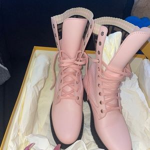 Light pink fendi boots sz 38 1/2